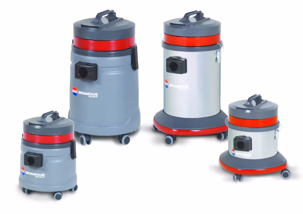 Aspiratori professionali SP 30-45 e SM 25-40 a 1 motore per aspirazione polveri e liquidi con serbatoio e accessori