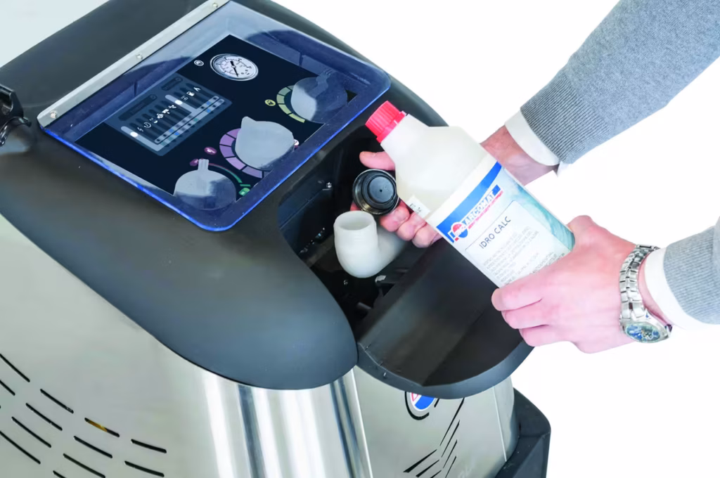 Idropulitrice professionale acqua calda STX 3 BM2 con caldaia e telaio robusto per pulizia industriale intensiva