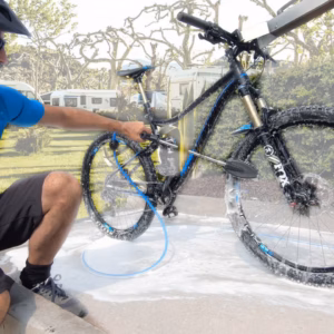 Lavabici professionale Bike Wash BKW per pulizia biciclette in stazioni self service venduto da FM2
