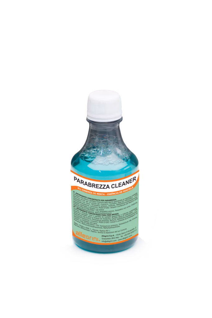 Detergente parabrezza professionale per autolavaggio pronto all'uso venduto da FM2 per pulizia vetri auto
